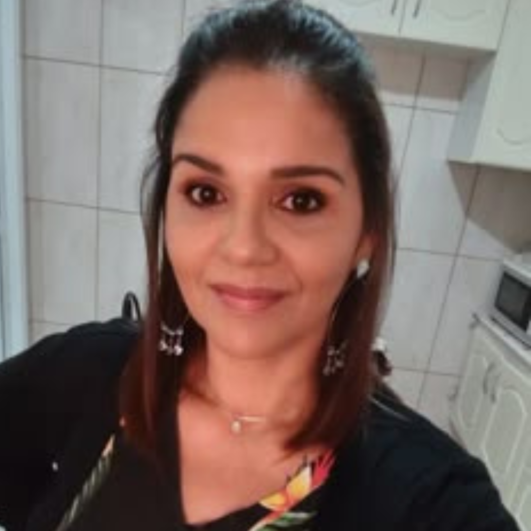 <em>Claudia Sánchez J.</em>