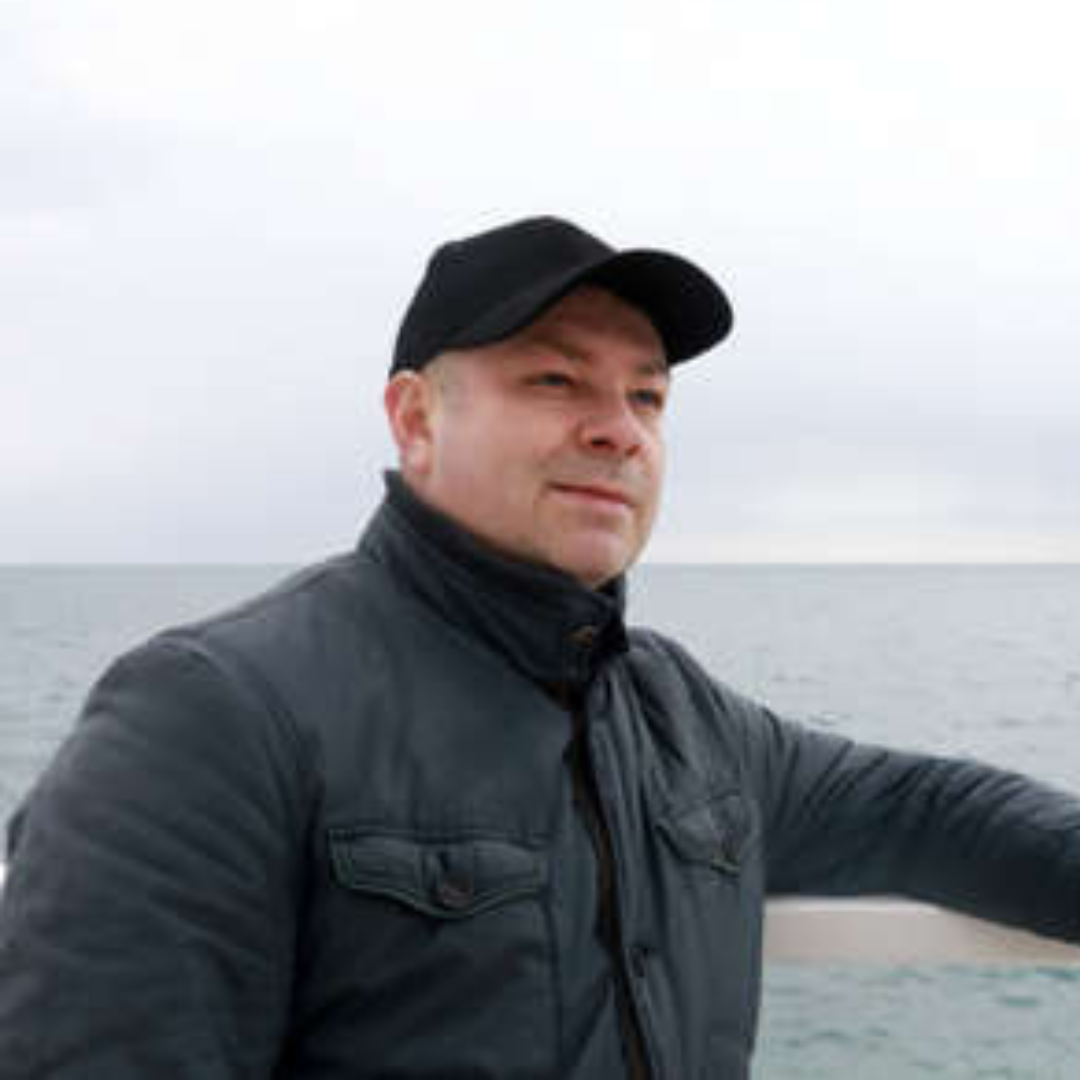 <em>Ángel Vázquez R.</em>
